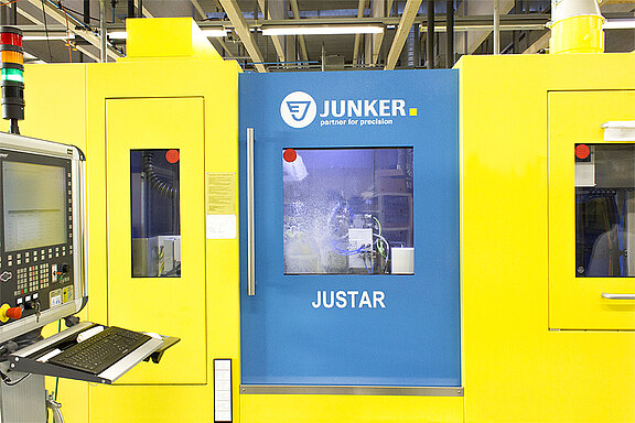 Justar